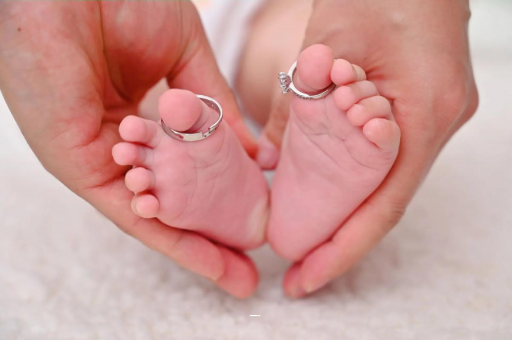 扬中几个月宝宝可以枕枕头